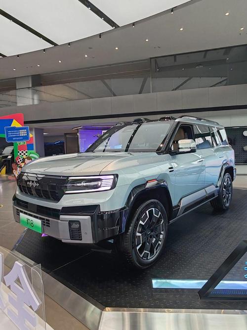 重庆350比亚迪方程豹硬派越野的爆款，英菲尼迪35周年与你共成长